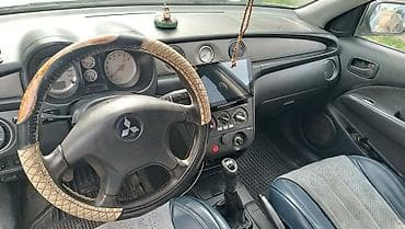 прикуриватель outback: Mitsubishi Outlander: 2004 г., 2 л, Механика, Бензин, Кроссовер — 5
