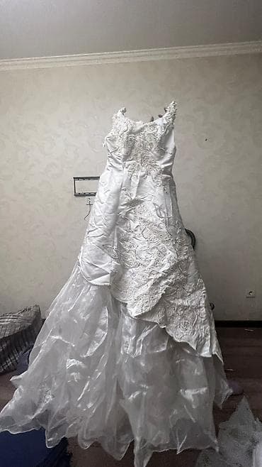 Үлпөт көйнөктөрү жана аксессуарлар: Продается свадебная платья по сомов — 10