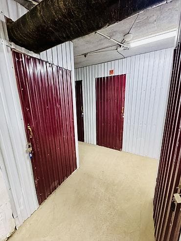 сдаётся бокс: Аренда офисов, 2 м², В жилом комплексе — 5