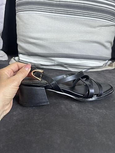 Босоножки, сандалии, шлепанцы: Босоножки, 37, Clarks, Б/у, цвет - Черный — 3
