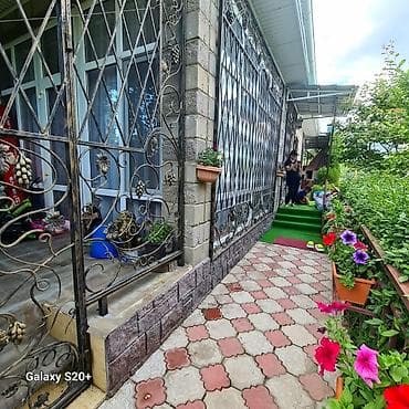 дома: Уютный частный коттедж в центре отдыха Париж что находится в селе — 9