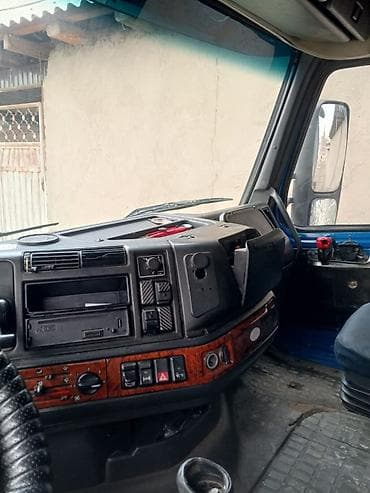 бампер грузовой: Тягач, Volvo, 2001 г., Автовоз — 9