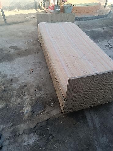 детские кровати для 2 детей: Продаю 1,5 спальную кровать б/у в хорошем состоянии . цена 2000 сом — 6