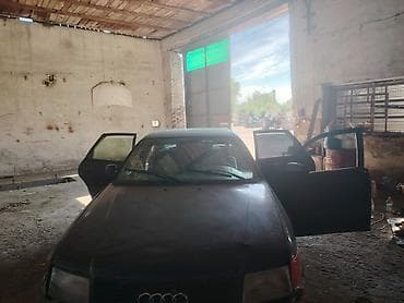 Audi 100: 1992 г., Механика, Бензин, Седан — 2