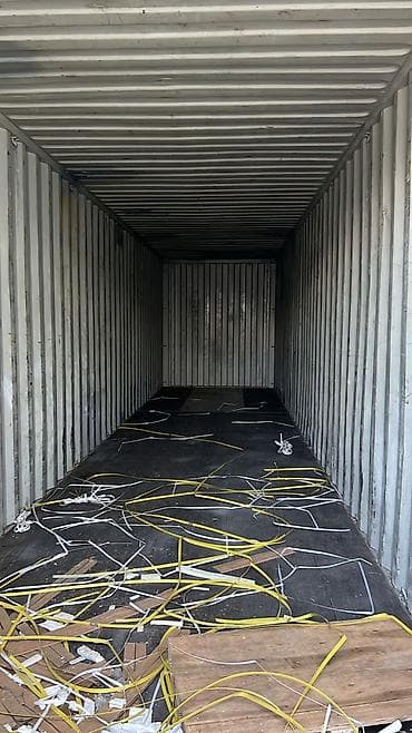 одноразовые контейнер: Продаю Морской контейнер 20-40-45 футов (standard), красный — 3