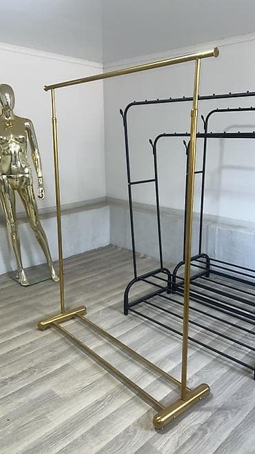 зеркало для магазина одежды: Напольная вешалка-стойка для одежды - Материал: металл с покрытием — 1