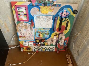 Игровая стенка
За большую шоколадку Милку забирайте 🙂