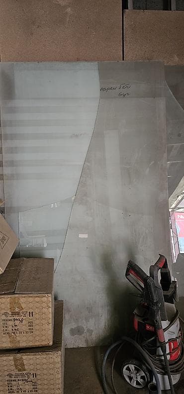 Стекла, стеклопакеты для дверей: Стеклянные перегородки с каркасом ЗА ПОЛЦЕНЫ — 2