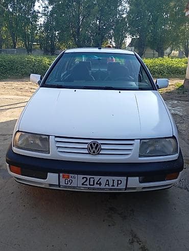 Volkswagen Vento: 1997 г., 1.8 л, Седан — 4