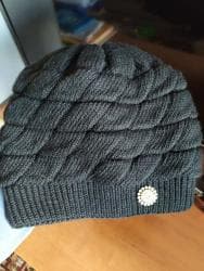 шапка тёплое: Новая теплая шапка. Привезли на заказ. Не подошла модель. Производство — 1