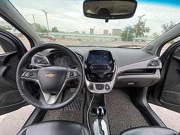 Транспорт: Chevrolet Spark: 2017 г., 1 л, Автомат, Бензин, Хэтчбэк — 5