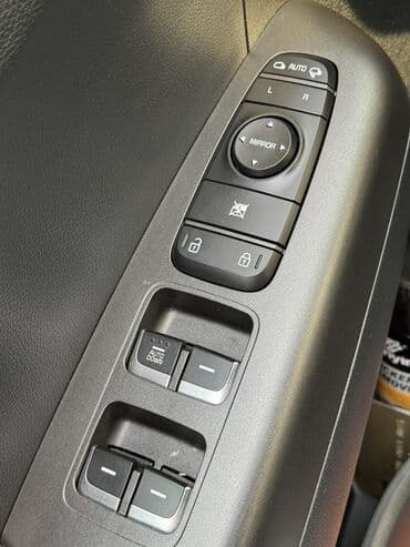 срочно в связи с переездом: Kia Sportage: 2021 г., Дизель — 9