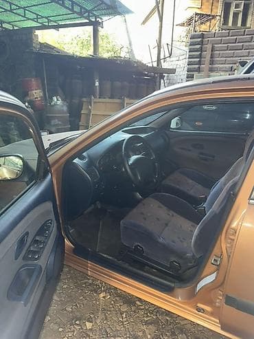 lada 2115: Mitsubishi Carisma: 1999 г., 1.8 л, Автомат, Бензин, Хэтчбэк — 10