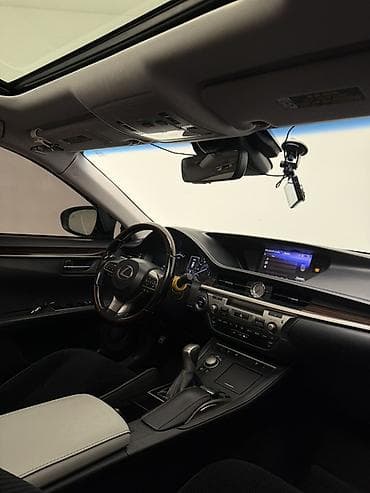 low ll: Lexus ES: 2017 г., Гибрид, Седан — 8