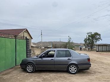 volkswagen polo 2018: Volkswagen : 1993 г., Механика, Бензин, Седан — 6