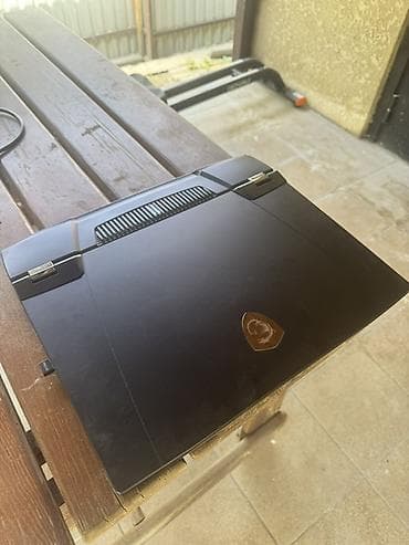 microsoft surface pro: Игровой ноутбук MSI (серия с эмблемой дракона на крышке). MSI TITAN — 1