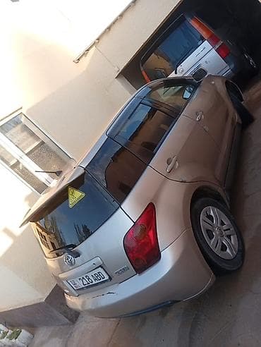 Продажа авто: Toyota Ist: 2002 г., 1.3 л, Автомат, Бензин, Хэтчбэк — 3
