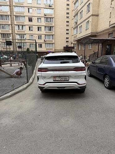 полики byd e2: BYD Song Plus: 2023 г., 1.5 л, Автомат, Гибрид, Кроссовер — 3