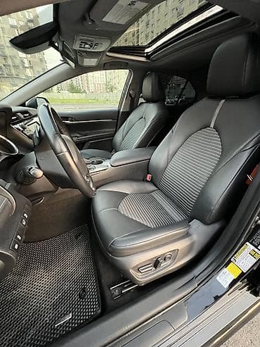 Продажа авто: Toyota Camry: 2019 г., Седан — 7