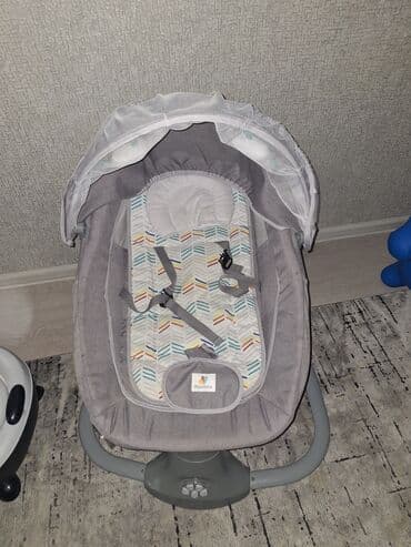 Продаю шезлонг, не пользовались просто стоит