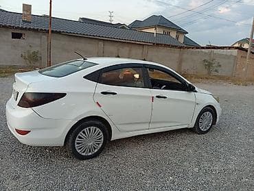bvd e2: Hyundai Solaris: 2013 г., Бензин, Седан — 3