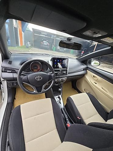 номер армения: Toyota Yaris: 2015 г., 1.5 л, Автомат, Бензин, Хэтчбэк — 5