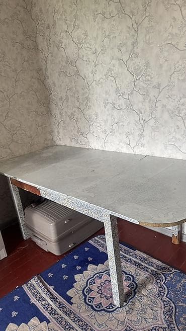 стол с вытяжкой: Кухонный стол, Б/у, Прямоугольный, Нераскладной — 2