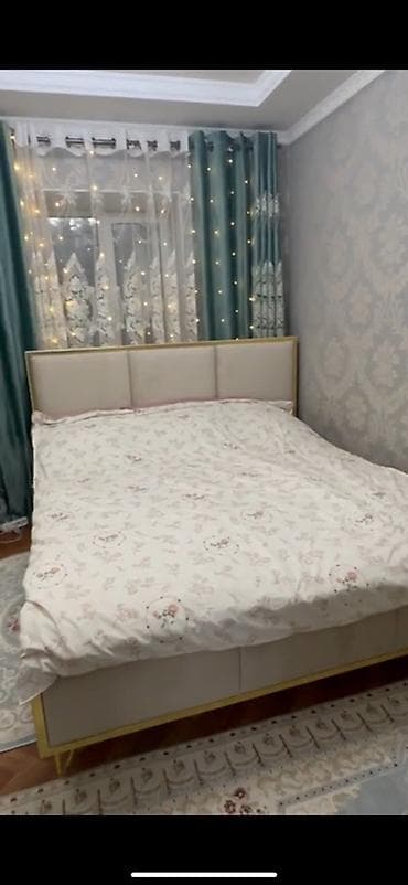 шкафы купе мебель: Двуспальная кровать, Б/у, С мягким изголовьем, длина - 200 см — 1