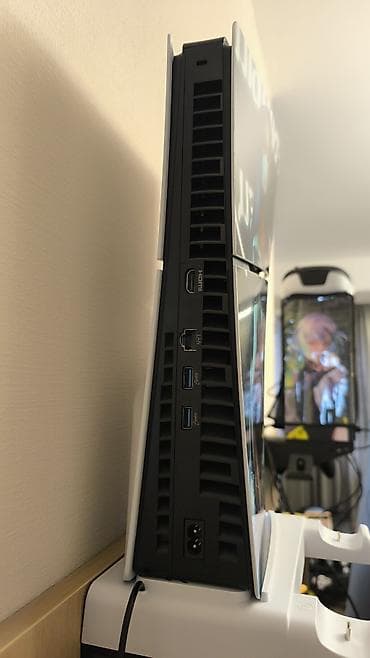 a 32: PlayStation 5 Slim состояние идеальнейшее + виниловая наклейка, один — 6