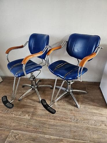 Срочно продаётся. Зеркало 5000. Кресло 3500×2=7000. Кушетка 2500сом