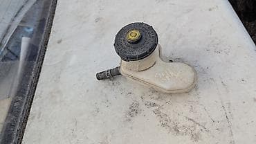 тормозной бачок: Бачок Honda — 1