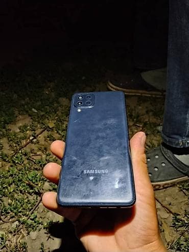 телевизор ч б: Смартфон Samsung Galaxy A22 (черный) - Экран 6.5", PLS TFT, вырез — 3
