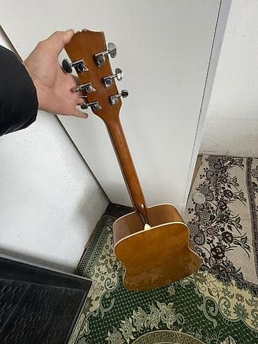 Музыкалык аспаптар: Гитара жакшы состояния обмен интересует Акустическая гитара формата — 2