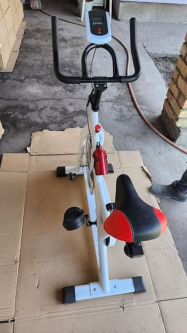 скоростные велосипеды: Велотренажёр. Новая в коробке. грузоподъёмность 150кг. регулируемая — 2