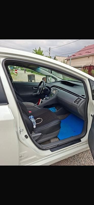 byd e7: Toyota Prius: 2011 г., 1.8 л, Вариатор, Гибрид, Хэтчбэк — 7