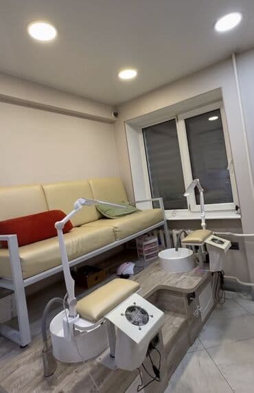 парикмахерские оборудование: Сдается в аренду в действующем салоне красоты место!!! Для мастера по — 1