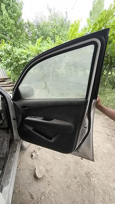 Разбор на запчасти: кроссовер белого цвета (кузов 5‑дверный, рейлинги — 7