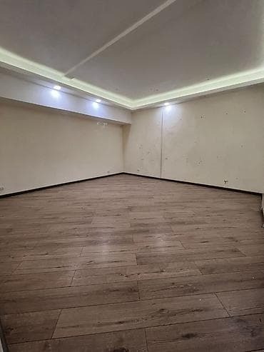 жаныбек: Продается коммерческое помещение, 100 квадратных метров, цокольный — 5