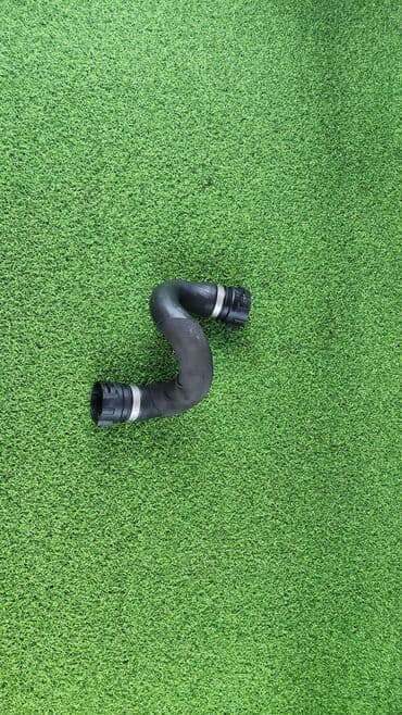 блок предохранителей: Патрубок Е70 N52 v6 3.0i 1712 7 537 108 В отличном — 1