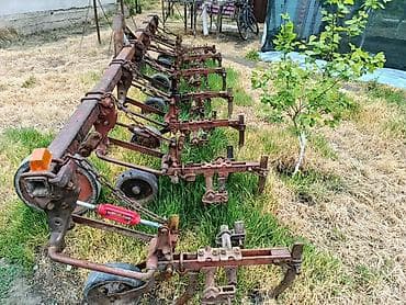 Культиватор междурядный навесной (скорее всего 6 рядный) для обработки