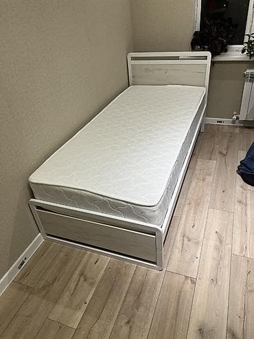кирават: Двуспальная кровать, С матрасом, длина - 200 см — 1