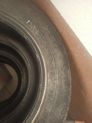 авто ру шины и диски б у: Комплект автомобильных шин 215/65 R16 98H. - Размер: 215/65 R16 - — 2