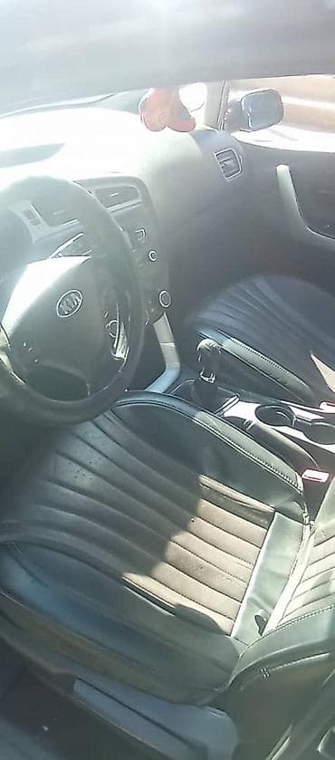 кочкор авто: Kia Ceed: 2015 г., 1.5 л, Кол менен иштөөчү, Газ, Универсал — 5