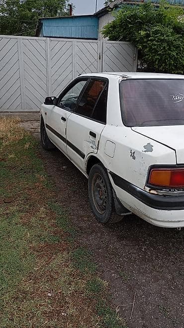 Продажа авто: Mazda 323: 1990 г., 1.8 л, Механика, Седан — 3