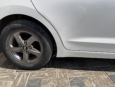 видно: Hyundai Elantra: 2018 г., 1.4 л, Автомат, Бензин, Седан — 8