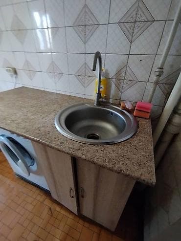 105: 2 комнаты, Манаса/Боконбаева Агентство недвижимости, Только девушкам, от 1 месяца, от 1 года, от 3 месяцев, С мебелью частично — 4