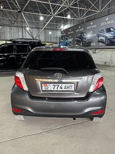 ямз маз: Toyota Yaris: 2012 г., 1.5 л, Автомат, Бензин, Хэтчбэк — 2