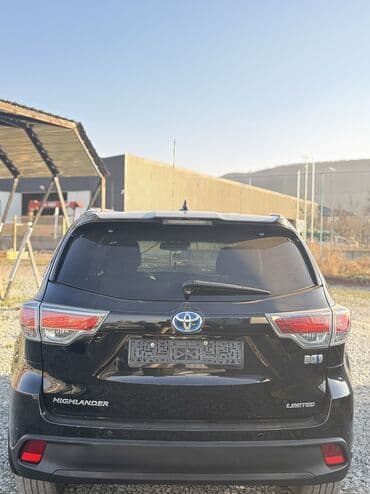срочно продам авто в связи с переездом: Toyota Highlander: 2015 г., 3.5 л, Автомат, Гибрид, Внедорожник — 7