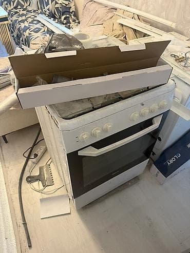 Газплита с духовкой, отдельно стоящая, белая. Основные
