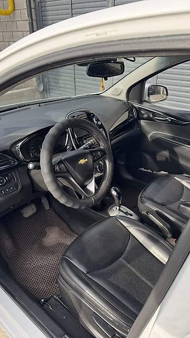 танар фото: Chevrolet Spark: 2016 г., 1 л, Автомат, Бензин, Хэтчбэк — 6